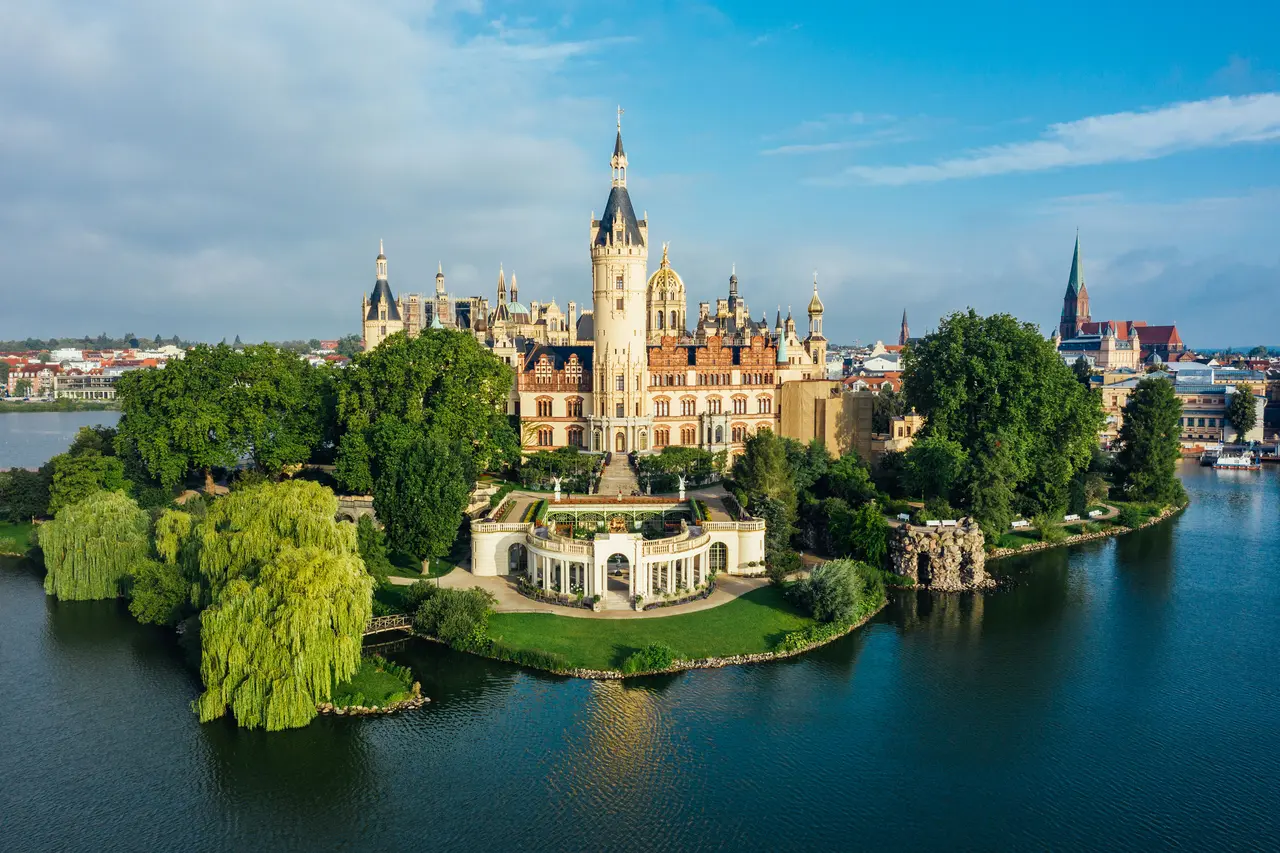 _View-of-Schwerin-Castle.jpg